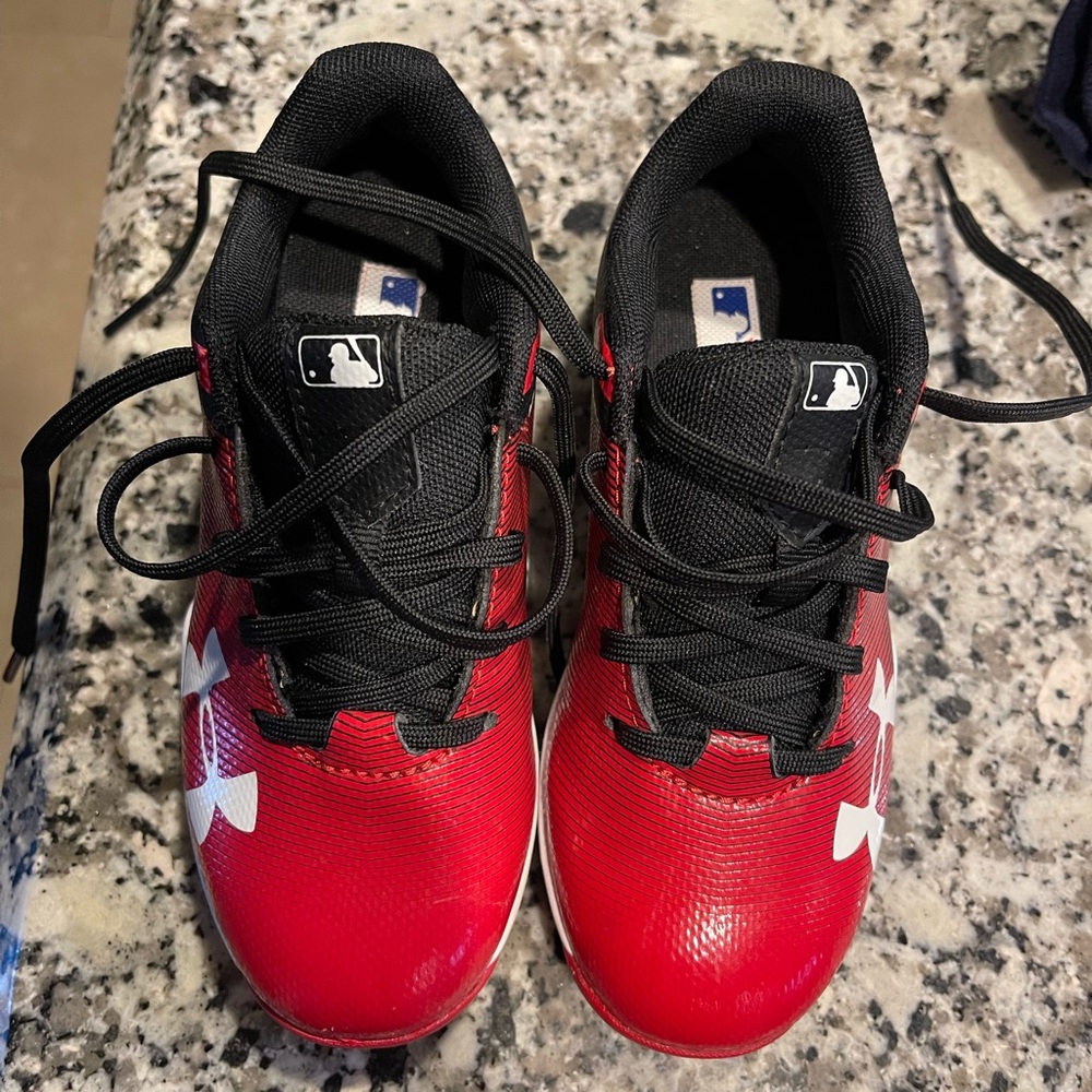 Under Armour Cleats Size 11 Kids